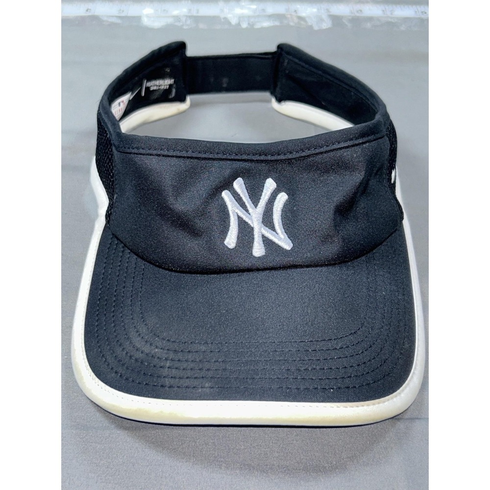 New York Yankees Hat Cap Visor Strap Back One Size Black MLB Baseball Nike Mens